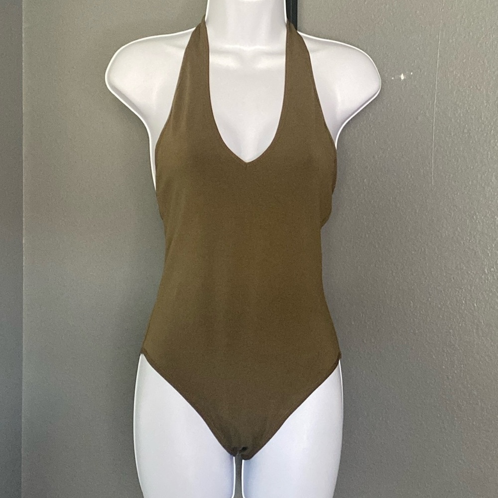 🌺 NWOT 🌺 OLIVE GREEN ACTIVEWEAR